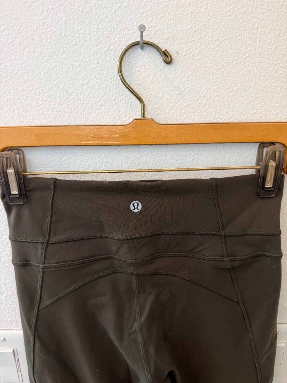 Lululemon Groove Super High-Rise Flared Pant, compression, olive, size 6. - Picture 4 of 5